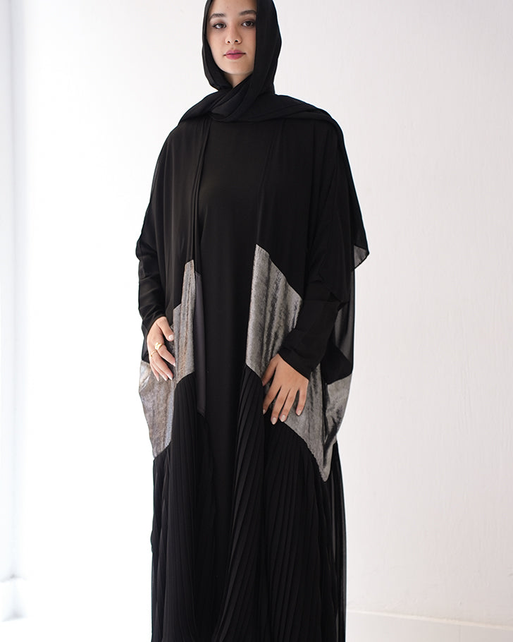 Free Size Pleated Cape Black Silver