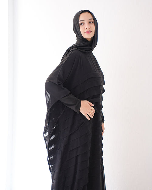 Free Size Pleated Cape Black