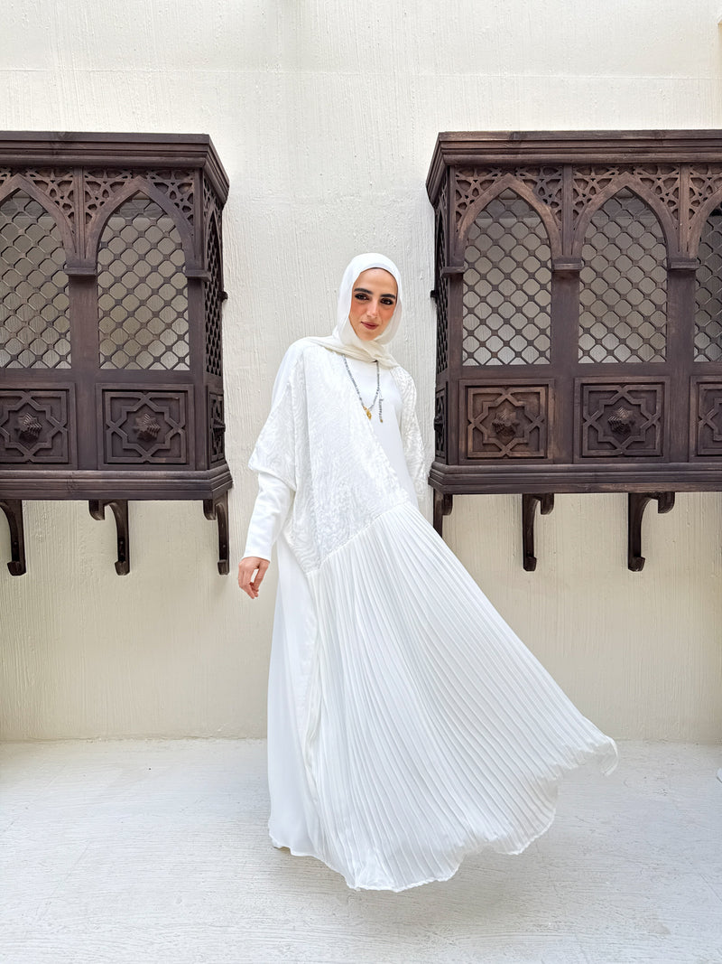 Free Size Pleated Cape Offwhite